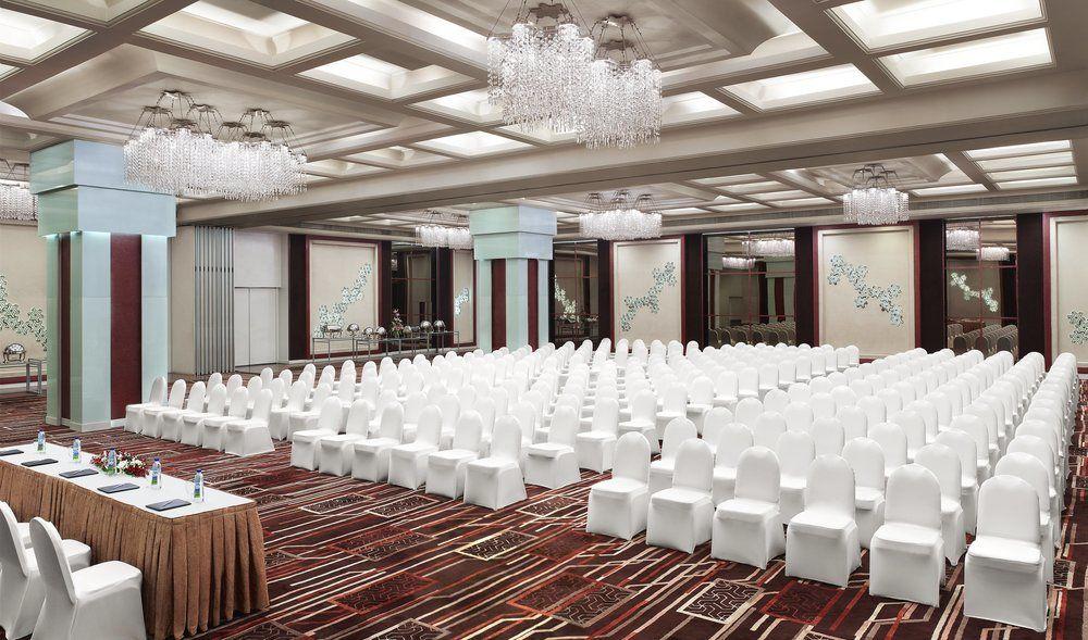 Le Meridien Bangalore Exterior photo