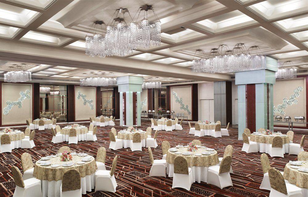 Le Meridien Bangalore Exterior photo