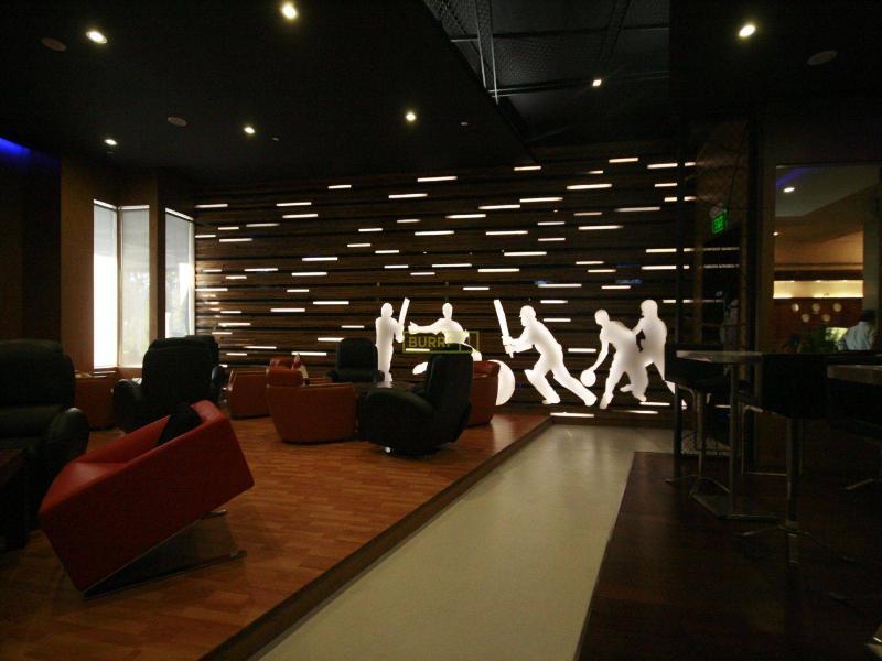 Le Meridien Bangalore Exterior photo
