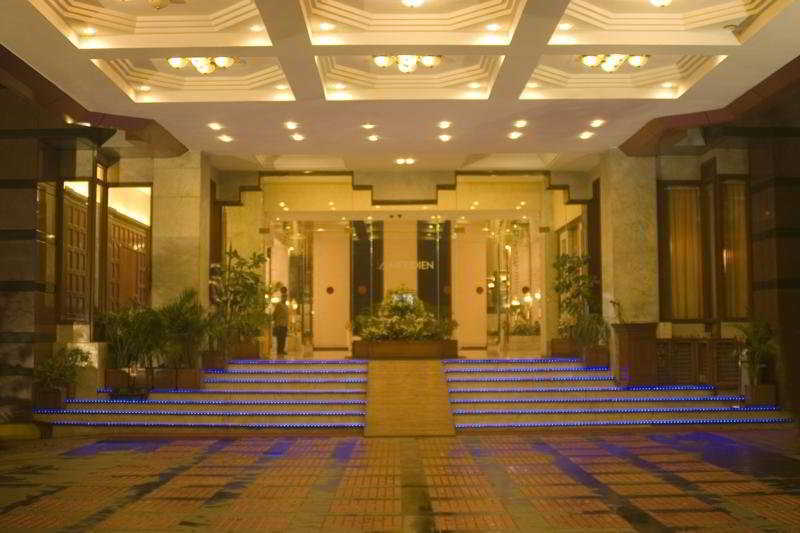 Le Meridien Bangalore Exterior photo