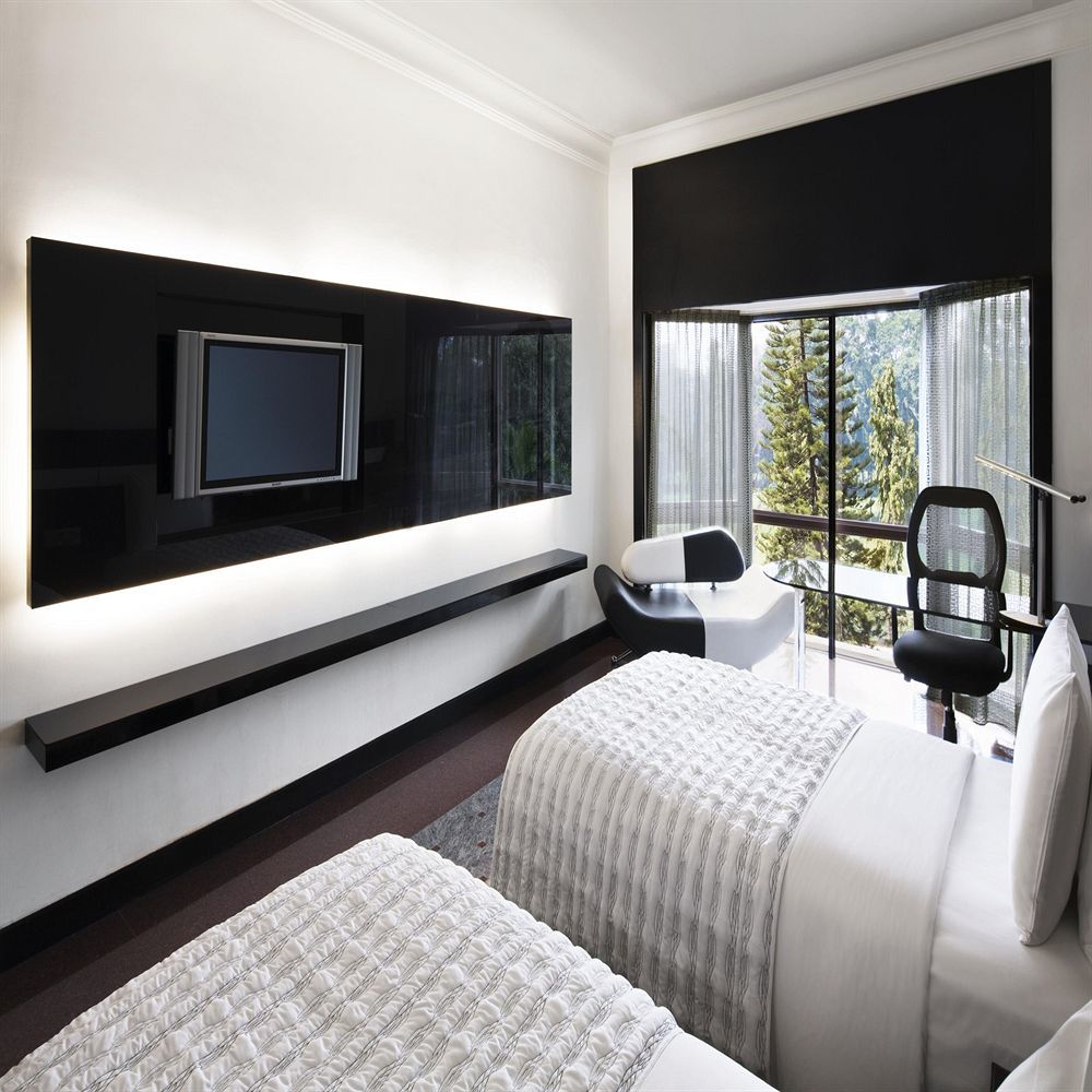 Le Meridien Bangalore Exterior photo