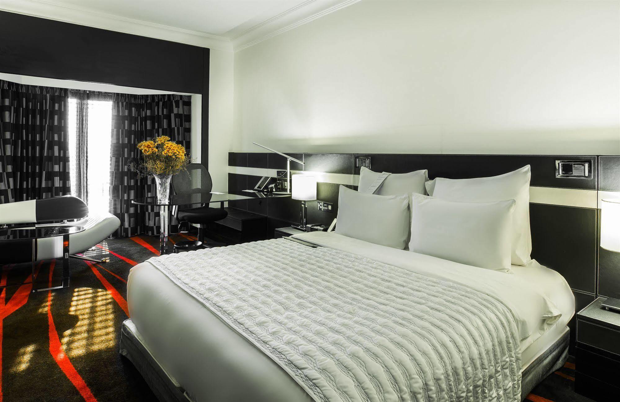 Le Meridien Bangalore Exterior photo